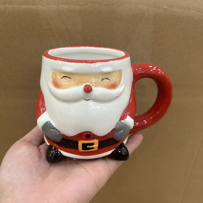 外贸跨境圣诞陶瓷杯圣诞老人雪人马克杯彩绘白云土圣诞摆件桌摆