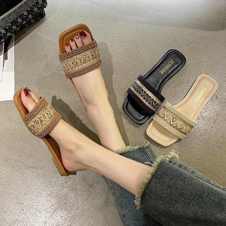 Ethnic-style fisherman's cool slippers for women to wear outside in summer, large-sized straw woven sweat-absorbing flat flat casual one-shoulder slippers Application Scenario