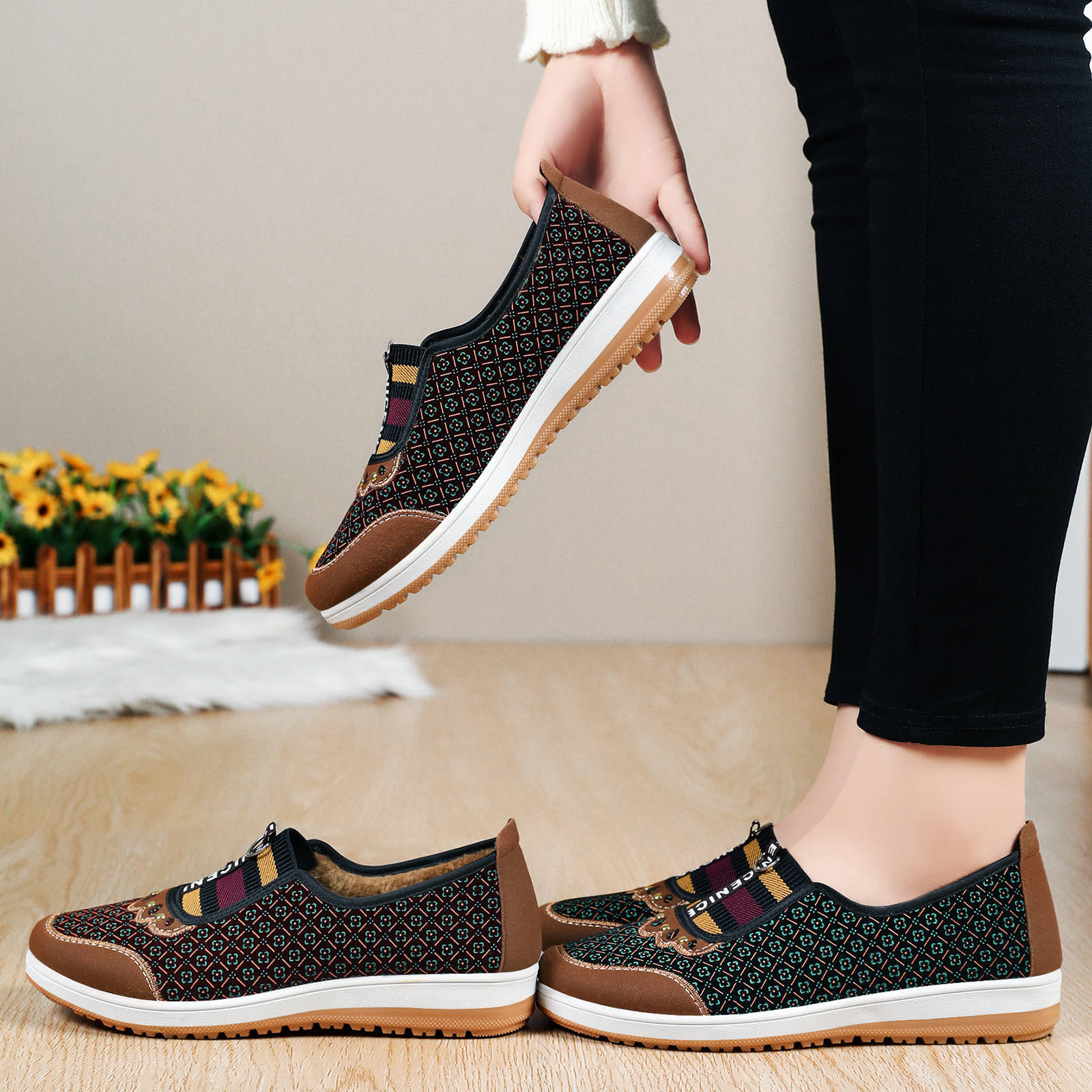 New winter cotton shoes for women, fleece and thickened, fashionable ankle boots, versatile cross-border one-step mom shoes, anti-slip cotton boots Specification drawing