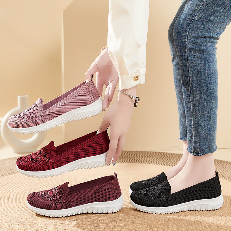 Women's shoes 2025 New style, old Beijing cloth shoes, embroidered mom shoes, shallow opening, one-step women's shoes factory, breathable and comfortable Specification drawing