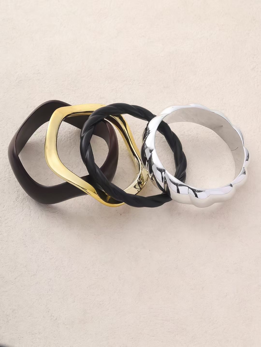 时尚饰品手链水晶手链镶钻手链女款简约潮流手链首饰品时尚配饰女士手链潮流款式白底实物图