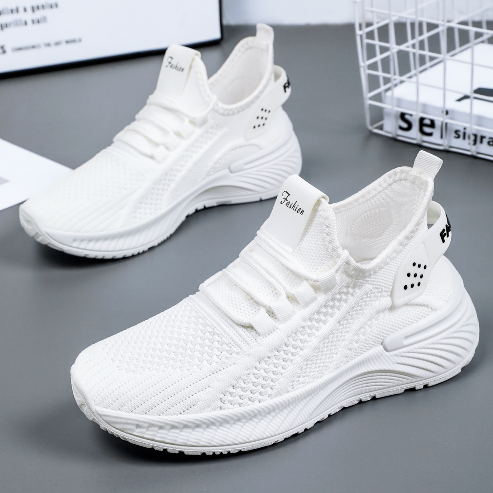 Women's shoes, autumn breathable and versatile single shoes, soft soles not tiring to the feet, casual shoes, comfortable to wear on the outside, women's sports shoes full figure
