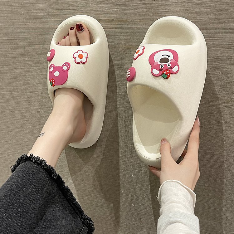 2025 New style sandals for women's summer outerwear, foreign trade fashion strawberry bear thick-soled indoor bathroom poop feel beach flip-flops Specification drawing