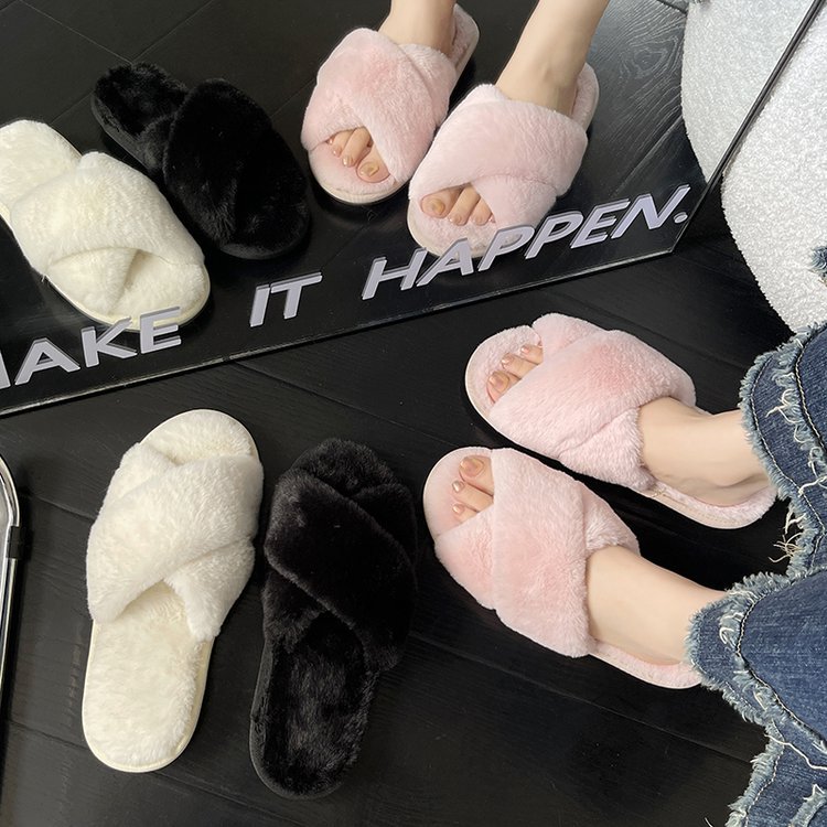 For autumn and winter, there are fluffy and fashionable home items. Cross-toe exposed outerwear, fluffy slippers, women's flat anti-slip cotton slippers, and warm women's shoes details Picture