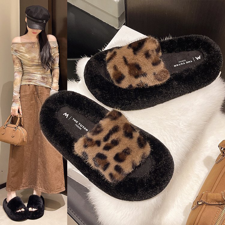 Leopard print, 4-centimeter-tall, petite, furry slippers for women to wear outside, 2025 autumn and winter, one-shoulder cotton slippers details Picture