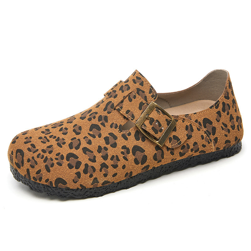 This is a new autumn collection of women's shoes featuring leopard print fashion, leather upper, thin and soft soles that are not tiring to the feet. They are casual, versatile and have a high-end feel Item Picture
