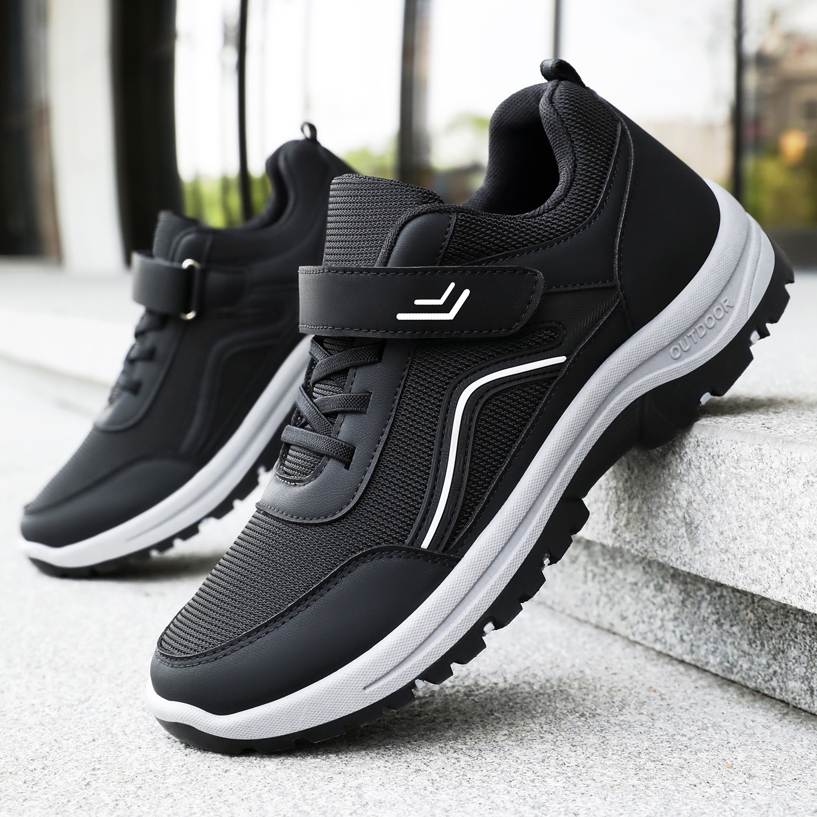 New men's shoes, middle-aged and elderly walking shoes, couple style, dad style, Velcro style, soft-soled, comfortable and casual shoes Application Scenario