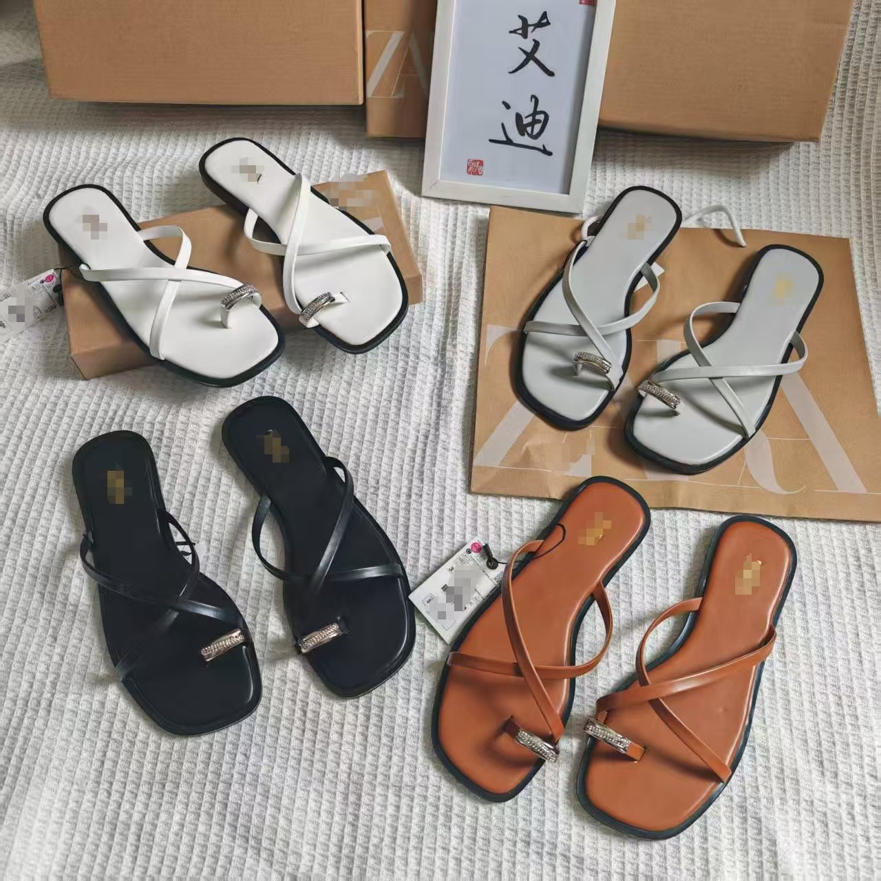 Cross-border bestseller ZR new set of flip-flops for women's summer outerwear, flat Roman sandals, and women's shoes with toe clamping. Factory wholesale full figure