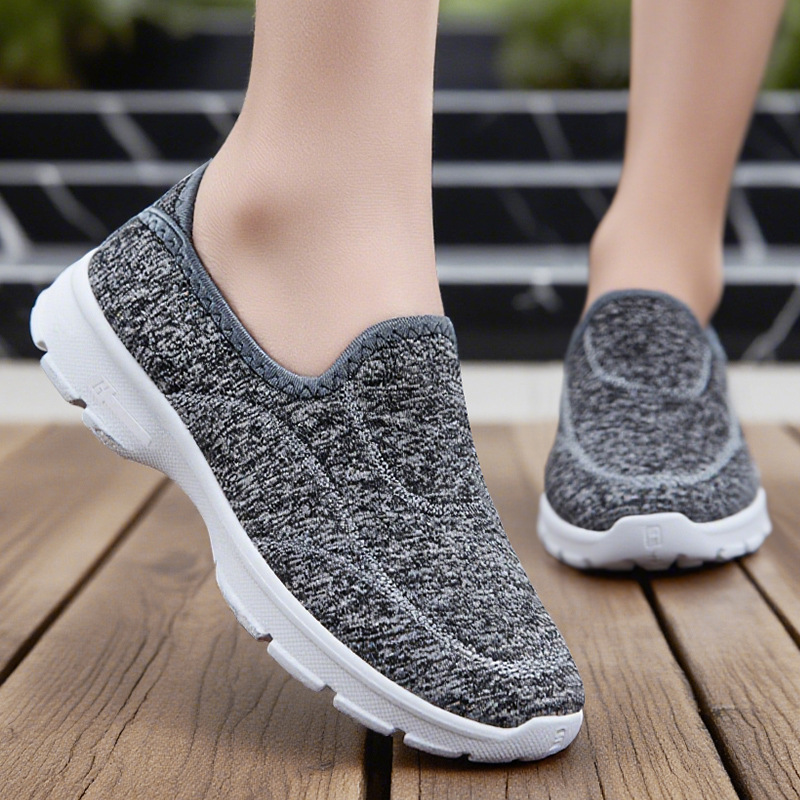 Women's Spring and Autumn new foreign trade old Beijing cloth shoes, soft-soled walking shoes for both men and women, one-foot elderly casual shoes details Picture