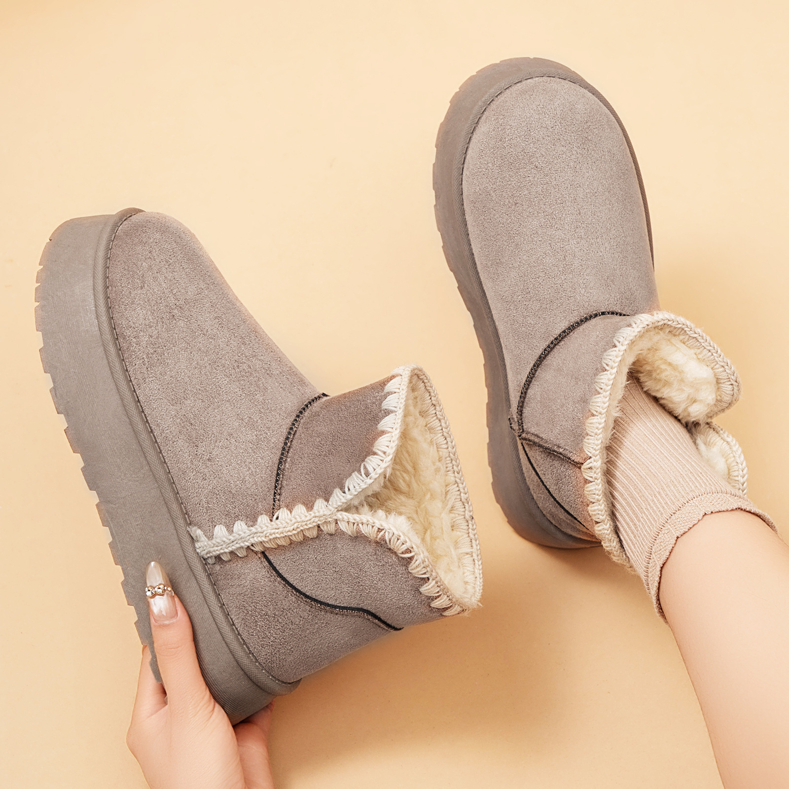 Cotton shoes are versatile for women in winter. Add fleece and thickened snow boots. TEMU offers comfortable and casual shoes for women. Cotton boots details Picture