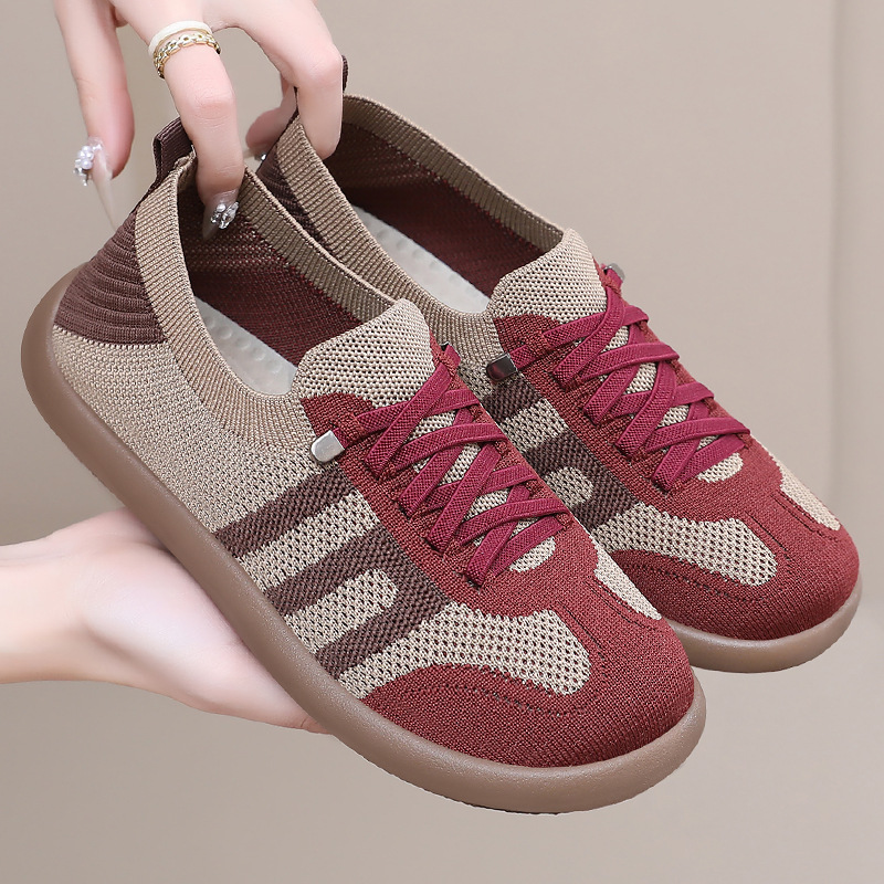 The new autumn collection of Dexun shoes, a fei-woven single shoe with a shallow opening and breathability, is a versatile and casual women's shoe that can be worn on one foot full figure
