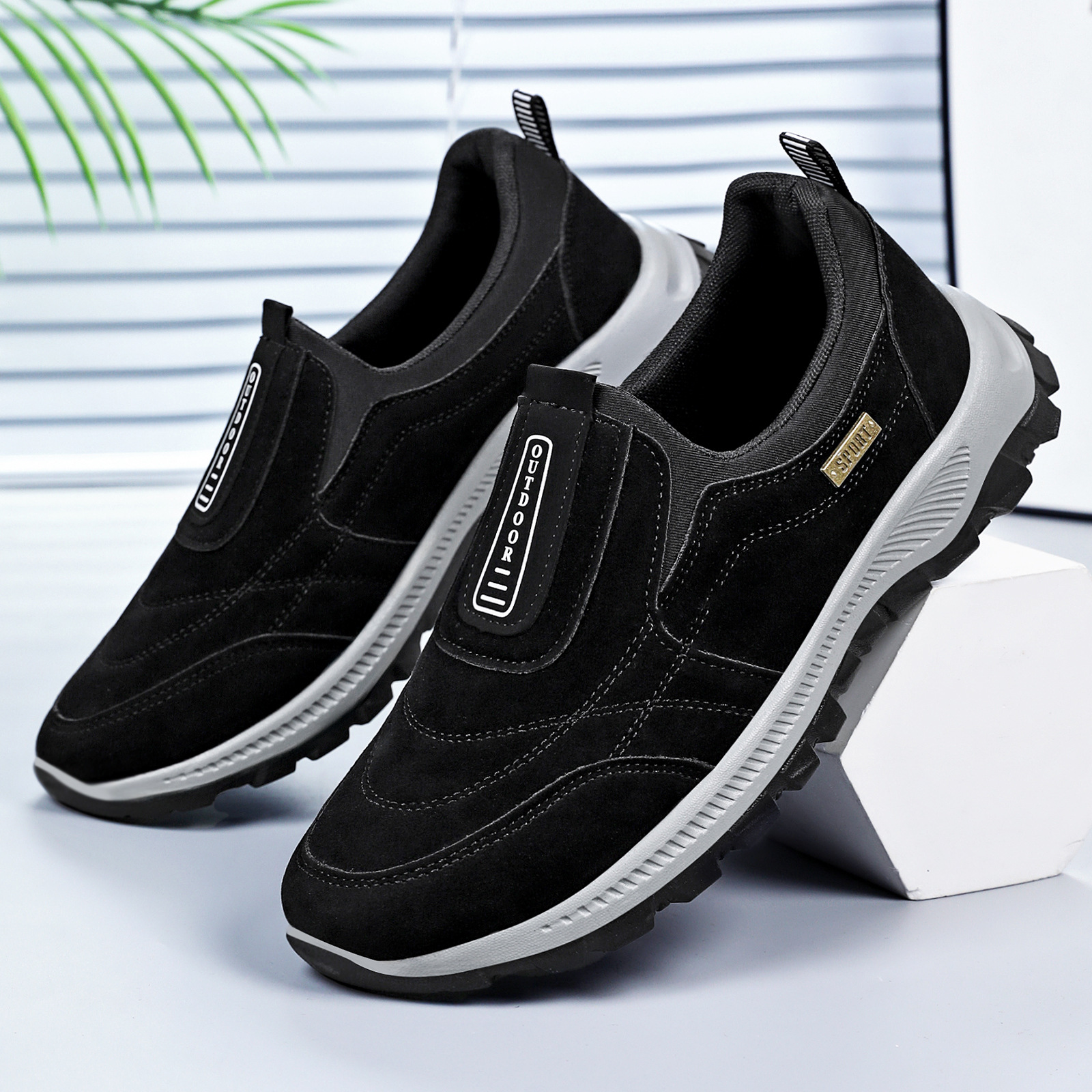New cross-border outdoor hiking, cross-country, mountaineering and fitness walking shoes for couples, a fashionable sports shoe that can be worn on one foot details Picture