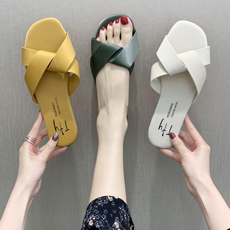 Summer's new cross-shaped slippers, flat-bottomed casual one-shoulder flip-flops, soft-soled Korean-style simple cool flip-flops, waterproof plain color for outerwear full figure