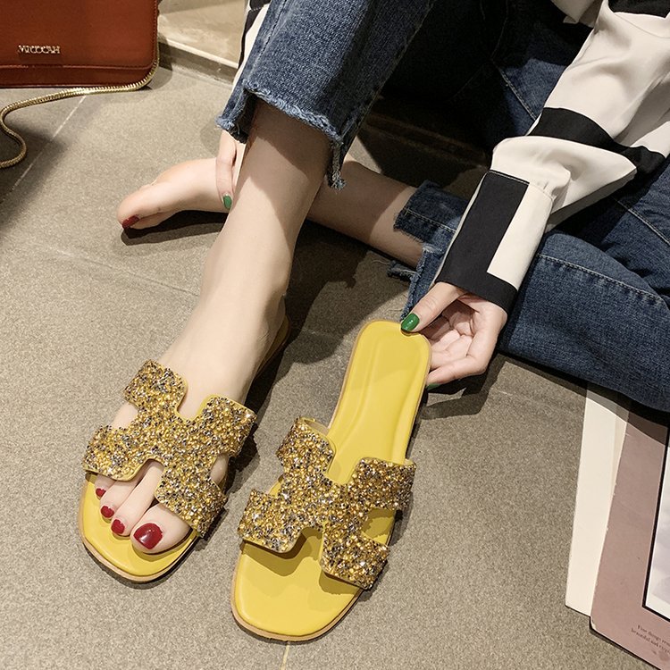 Slippers Women 2025 Summer New Style Women's shoes, student flat, soft sole, bright diamond, one-shoulder, Korean style fashionable women's slippers Application Scenario