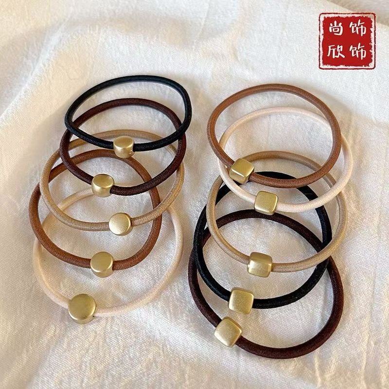 Fashionable hair accessories, hair combs, hair bands, headbands, striped hair ties, a variety of styles to choose from, versatile hair accessories, hair strings, rubber bands, basic hair ties Application Scenario