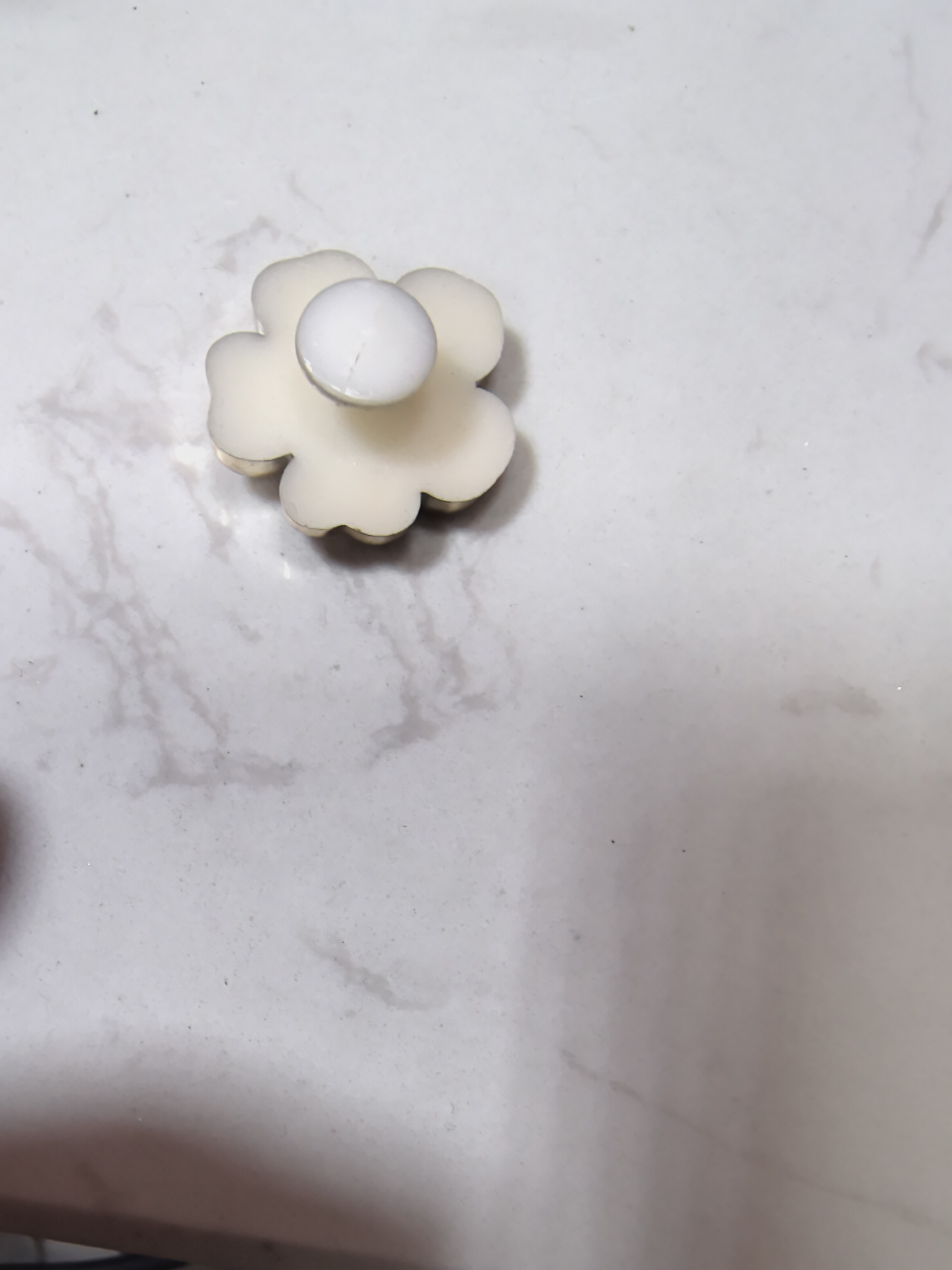 A wide range of fashionable accessories and accessories to choose from, handcrafted decorative materials, and trendy accessory parts with various styles details Picture