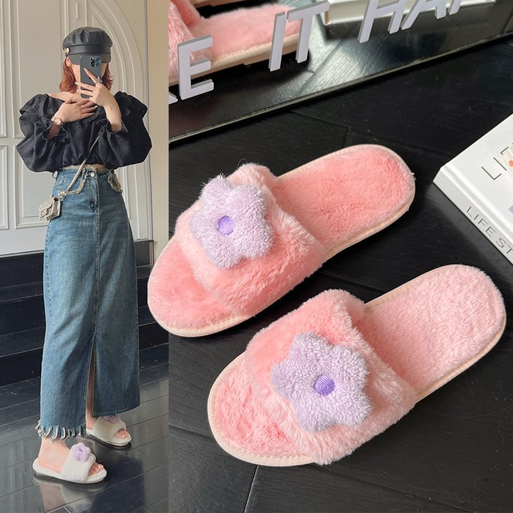 For the autumn and winter of 2025, there are flat, lightweight, anti-slip casual flip-flops for home wear with floral fur full figure
