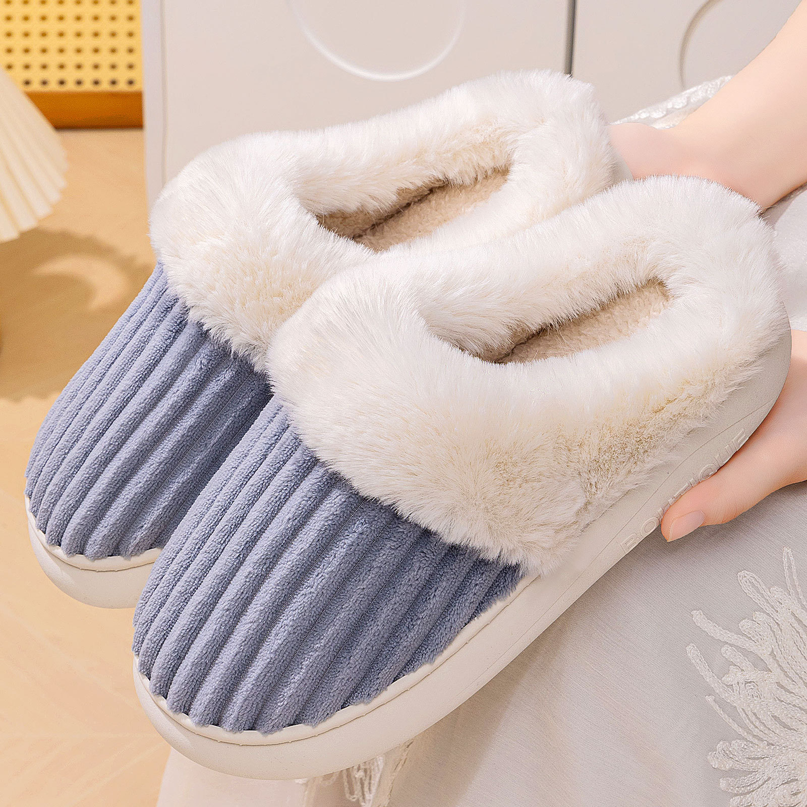 New winter women's shoes, warm thick-soled slippers, home flip-flops, versatile women's casual home slippers, women's distribution Specification drawing
