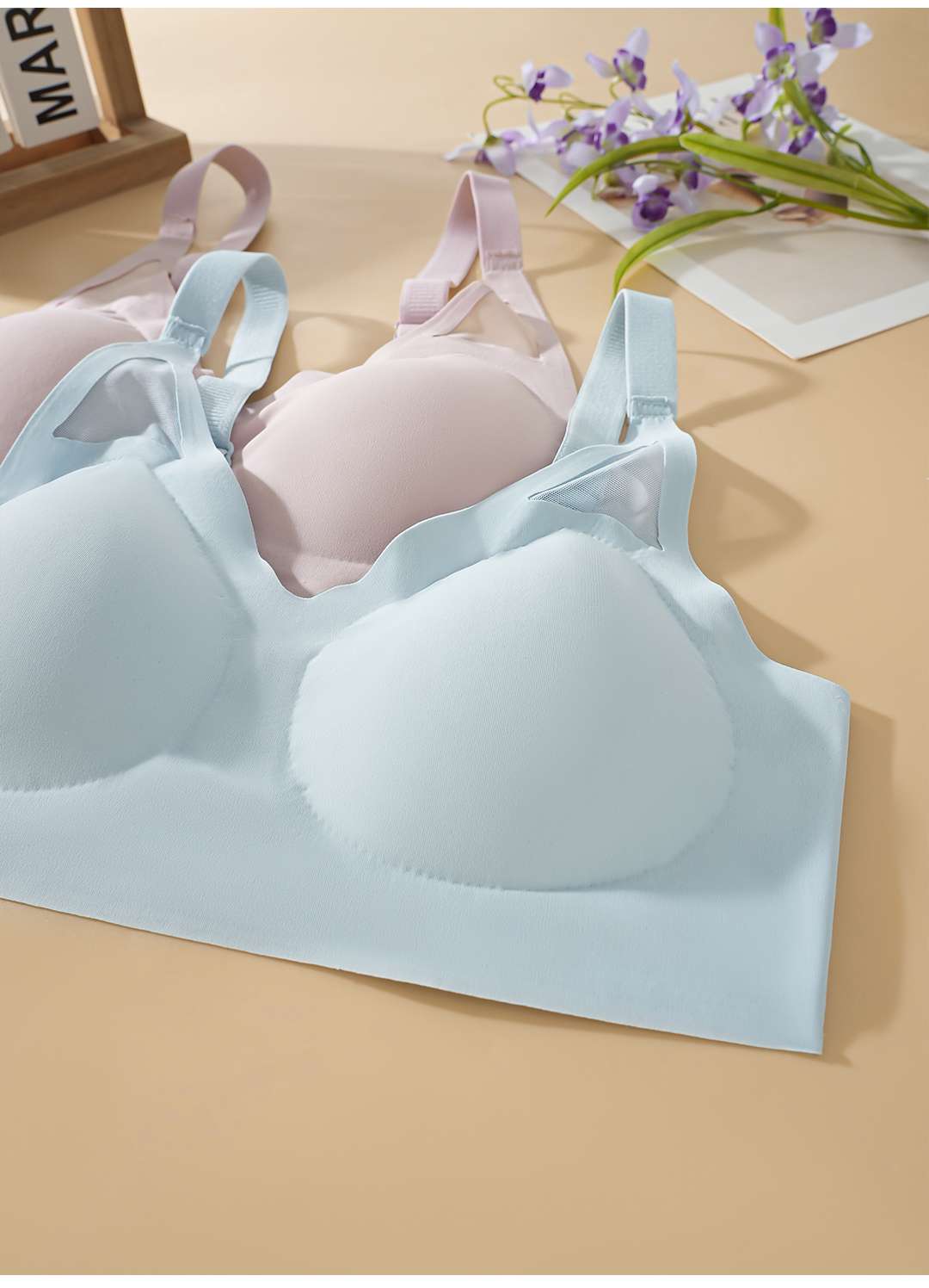 Underwear Ice Silk seamless nude feel Ice silk three-row button underwear Application Scenario