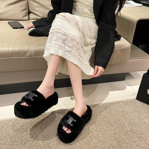 The new style of the popular flat woolen women's shoes for the autumn and winter of 2025 is a fairy-like versatile cotton slipper that can be worn outside details Picture