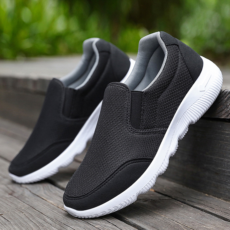 Old Beijing cloth shoes, women's autumn couple shoes, elderly shoes, soft-soled casual sports shoes, soft-soled single shoes, middle-aged and elderly walking shoes full figure