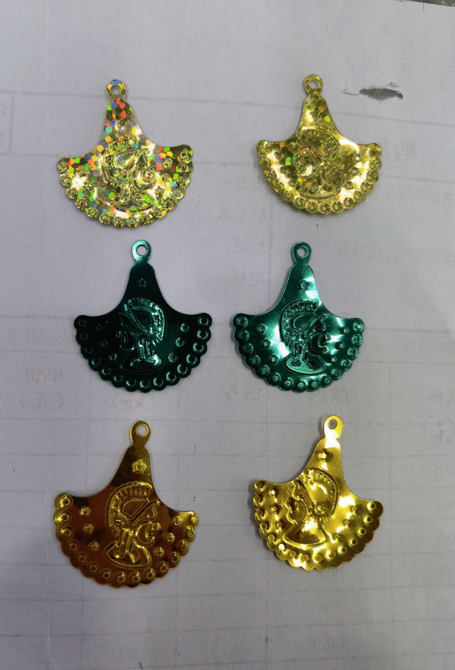 20mm plastic mermaid pendant sequins, available in multiple colors such as gold, red and blue, and made of various materials like PVC or pet. Suitable for earrings, lace pendants and other accessories. Jincan 160 detail image 4