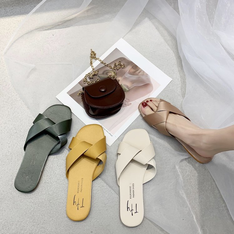 Summer's new cross-shaped slippers, flat-bottomed casual one-shoulder flip-flops, soft-soled Korean-style simple cool flip-flops, waterproof plain color for outerwear Application Scenario