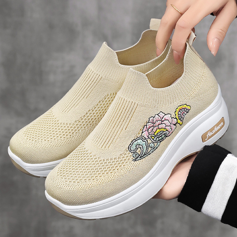 Women's autumn new style lightweight and casual shoes with sponge soles, women's height-increasing shoes, breathable flying woven sock shoes, women's shoes details Picture