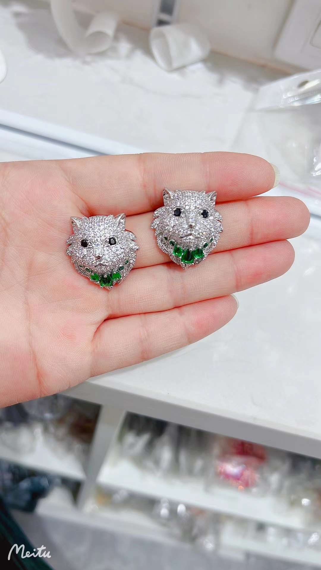 波斯猫 动物 锆石耳钉细节图