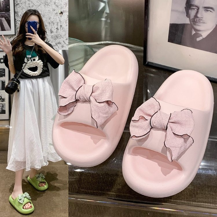 The 2025 new style of women's summer sandals are soft-soled, fashionable and cartoonish thick-soled, and are suitable for indoor bathroom use with a feeling of stepping on feces on the beach Specification drawing