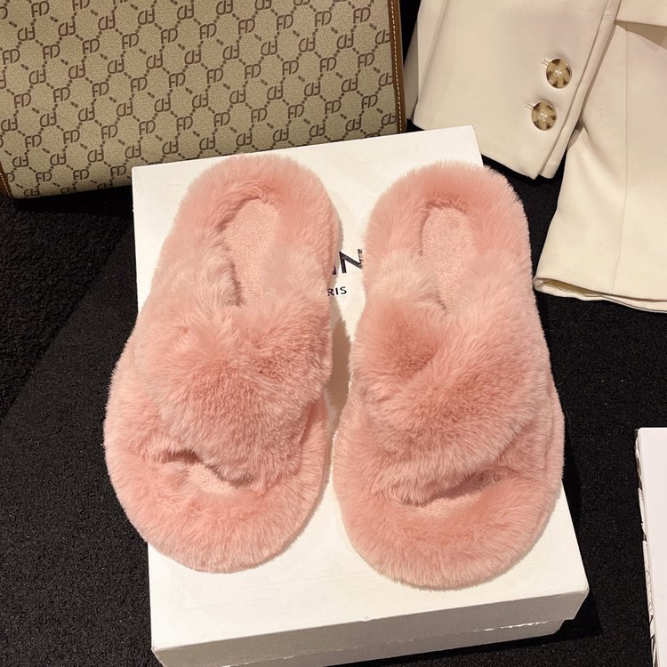 New Korean-style cross-toed comfortable woolen flip-flops for women in autumn and winter 2025, versatile casual cotton flip-flops for home wear Application Scenario