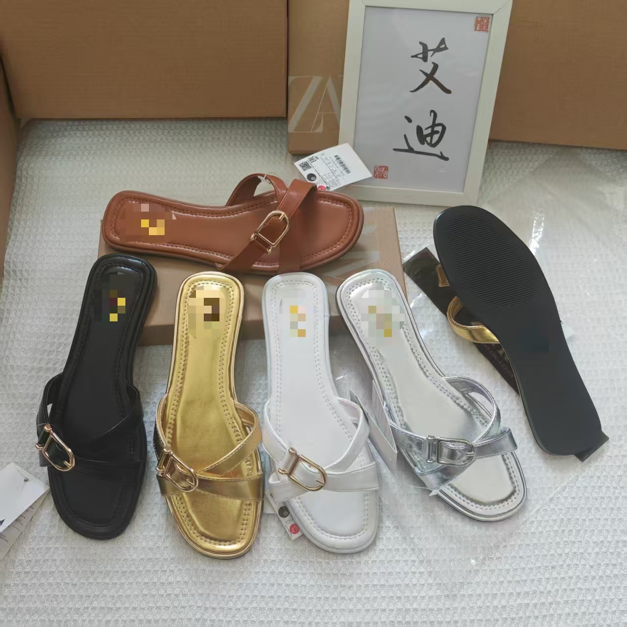Eddie Foreign Trade ZA's new spring square-toed, flat-bottomed outerwear flip-flops with metal buckles and crossed one-line sandals for women Specification drawing
