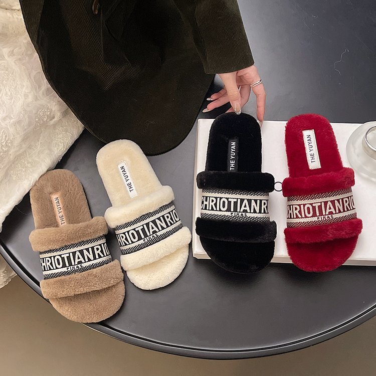 Xiaoxiang-style woolen slippers for women's fashionable outerwear in the autumn and winter of 2025, new flat-bottomed embroidered letter one-line cotton slippers Application Scenario