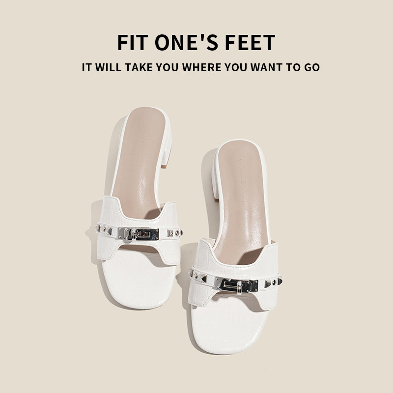 Korean niche metal lock slippers for women to wear outside in summer, 2025 new black thick-heeled one-line beach cool slippers Specification drawing