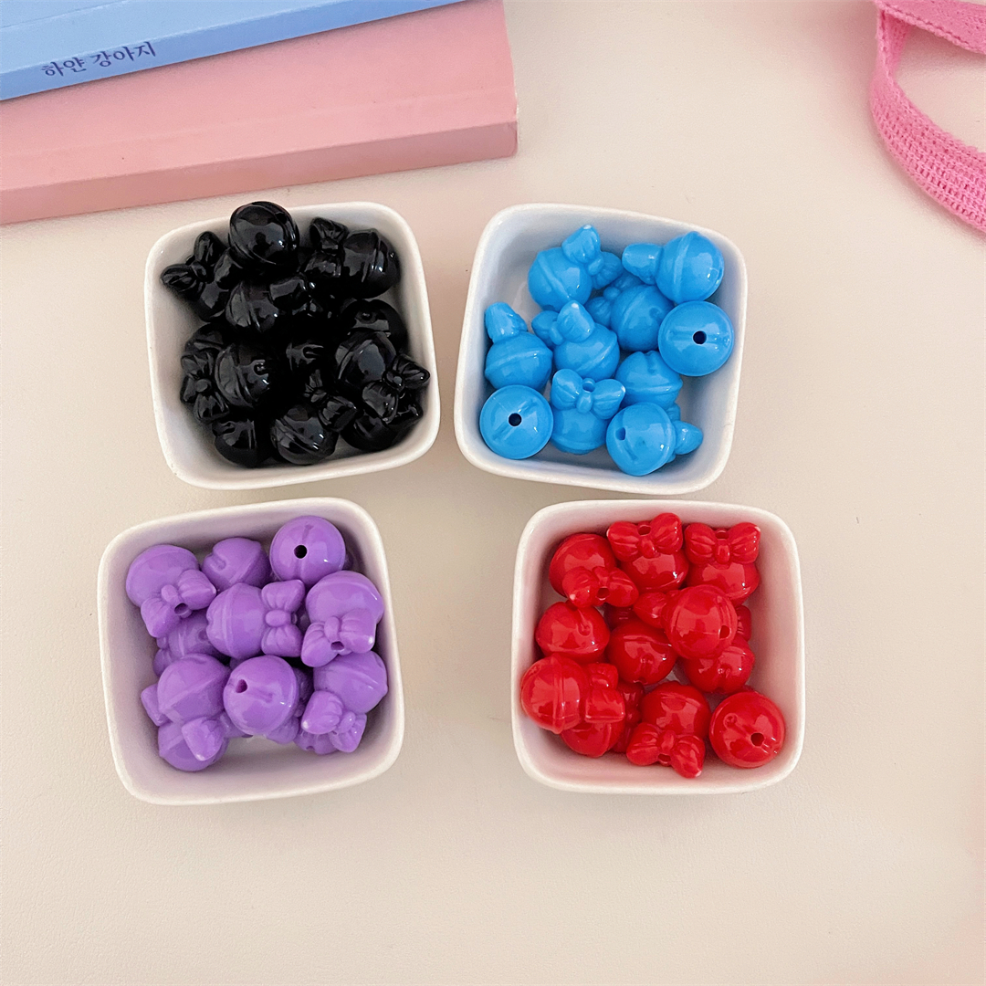 Chen Ming's solid color 16mm bell beaded diy car pendant bracelet, mobile phone chain, hair rope, hair accessory and accessory materials Application Scenario