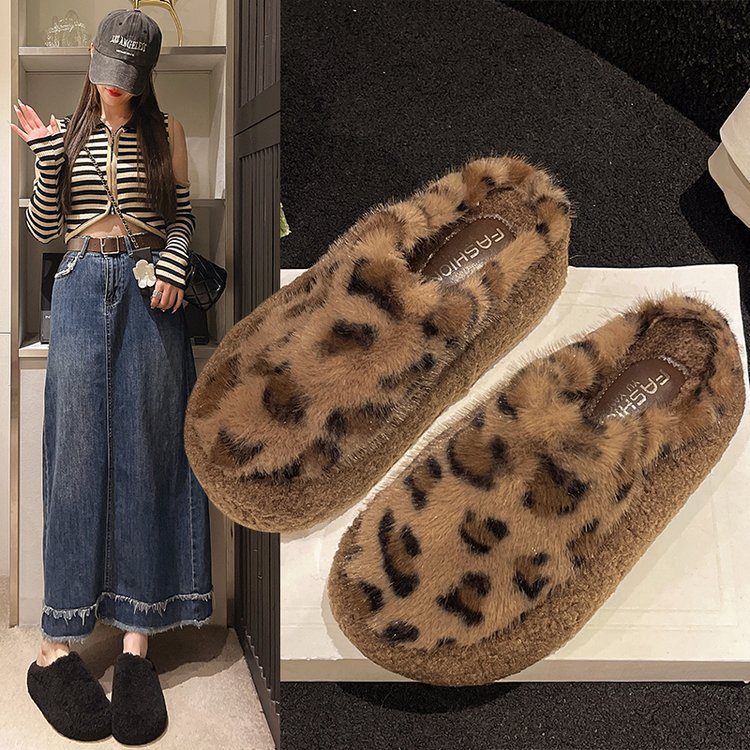 MAO MAO Slippers Women's outerwear 2025 new winter Korean-style flat lazy mules with fleece toe half-slipper full figure