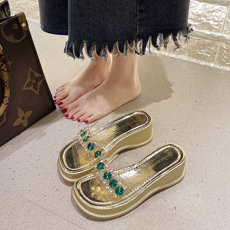 Summer 2025 thick-soled slippers, square head one-line casual, fashionable and versatile beach cool slippers, water diamond crystal slippers Application Scenario