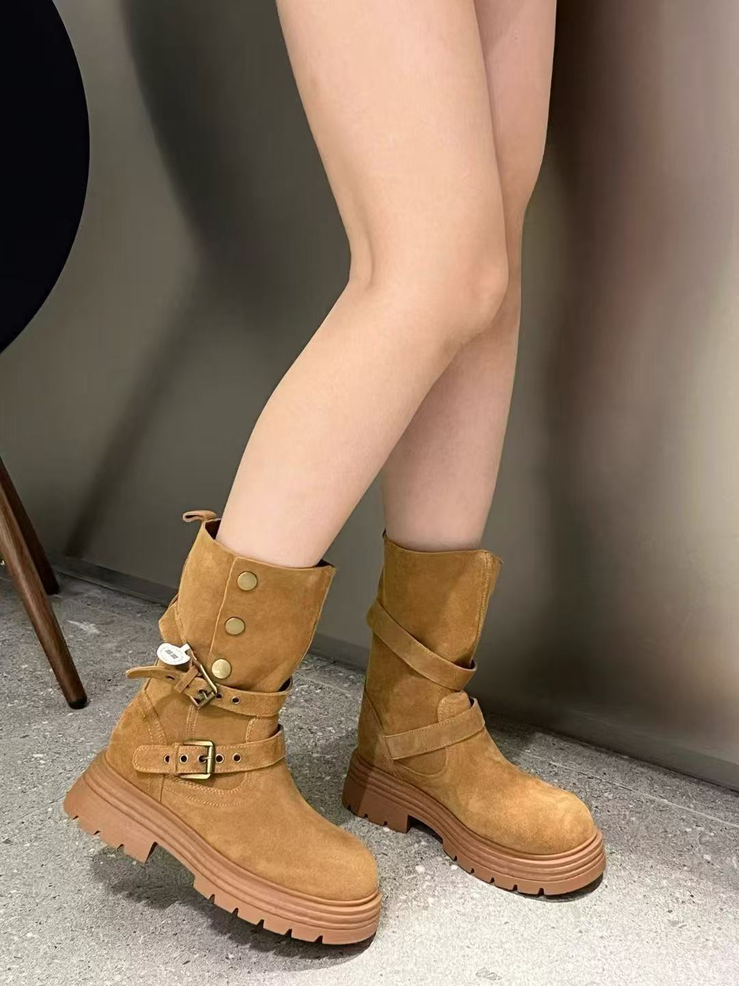秋冬季新款女士皮靴零售