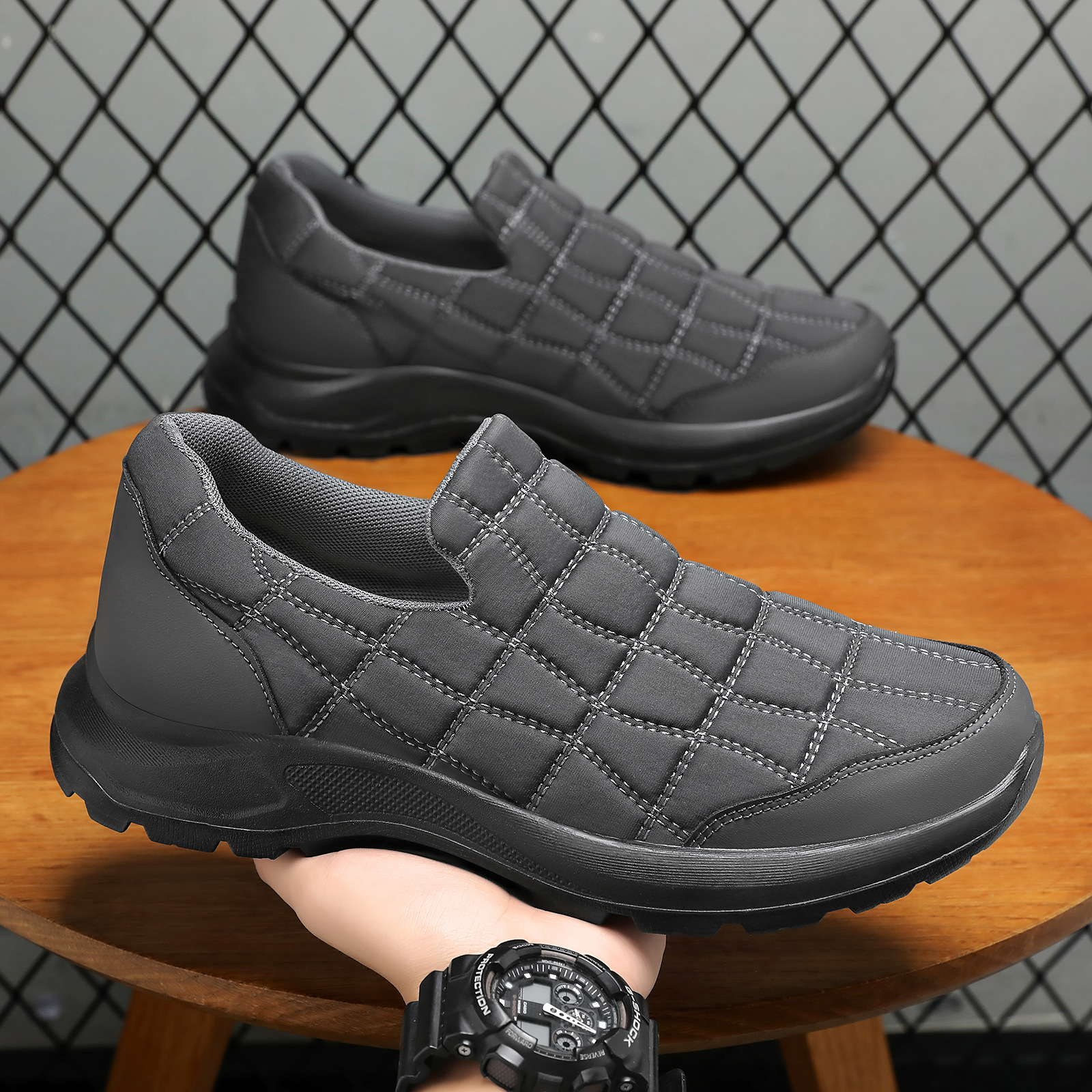 New men's shoes from Spring and Autumn, soft-soled, not tiring to the feet, casual shoes. Lazy people can wear them with one foot. Shoes for middle-aged and elderly dads full figure