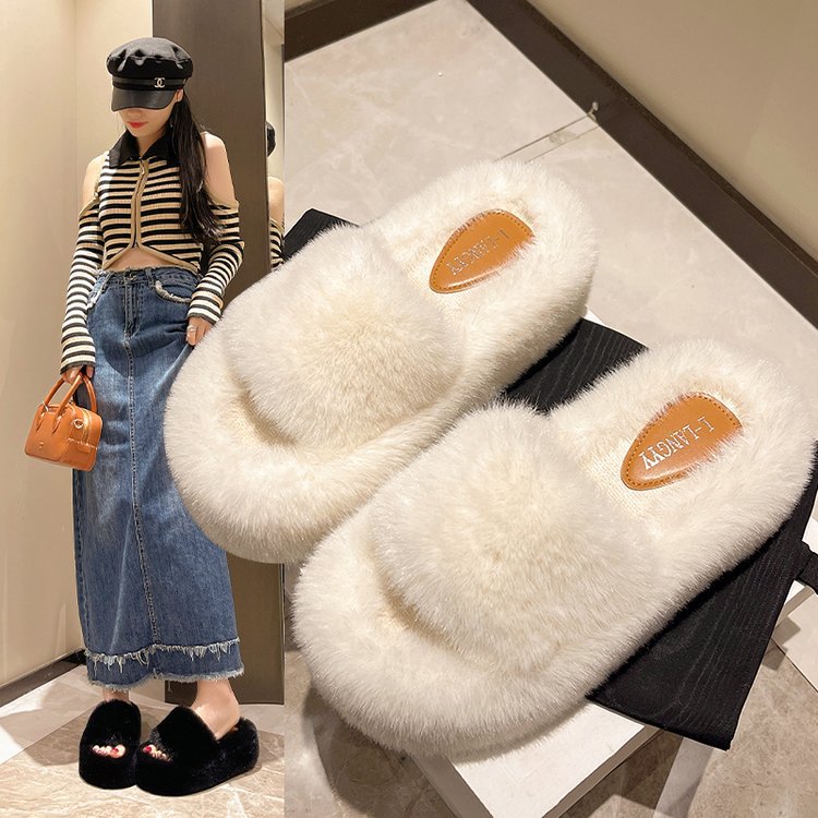 The new thick-soled, one-shoulder, and popular cotton slippers for pregnant women in the 2025 autumn and winter season full figure