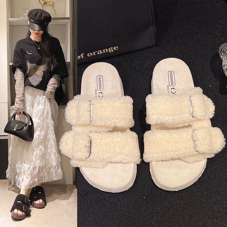 The new thick-soled open-toe slippers for women's outerwear in the autumn and winter of 2025 are retro, fashionable and versatile. The one-shoulder wool slippers for women full figure
