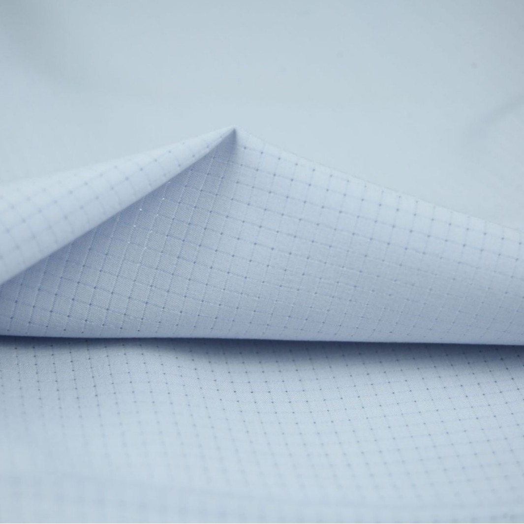 "Step by Step Upward, Four-sided elastic moisture-wicking and sweat-wicking high-elasticity comfortable running sportswear fabric." Application Scenario