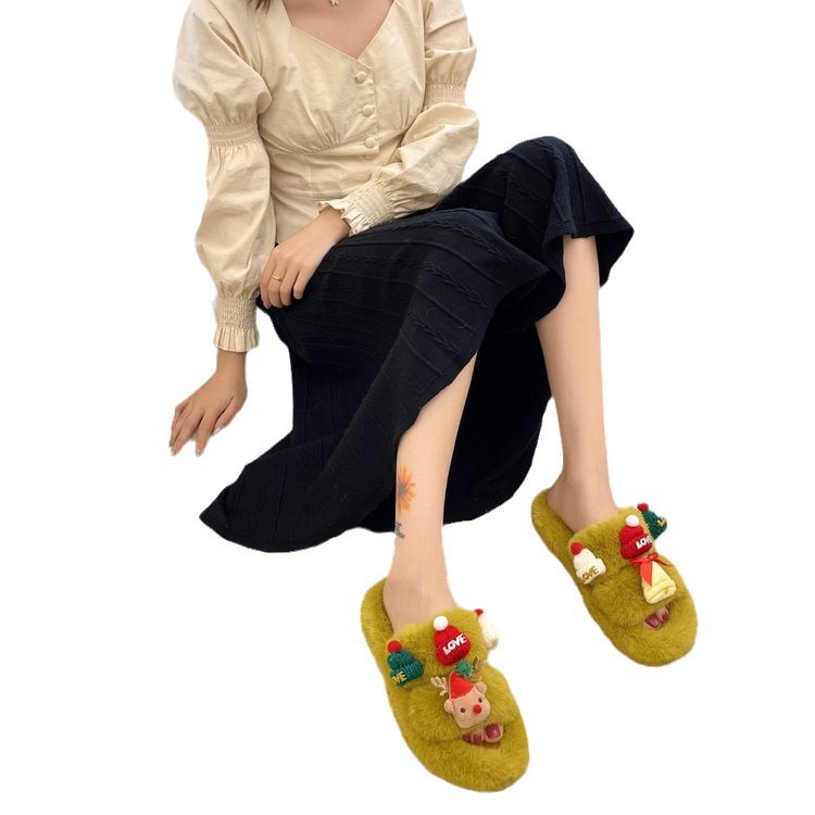 For the autumn and winter of 2025, there are some trendy thick-soled woolen slippers for women. They are versatile for Christmas and can be worn as a fluffy and fashionable one-word flip-flop Item Picture
