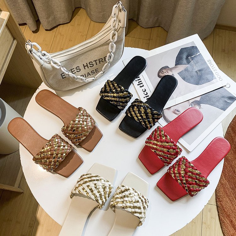 The 2025 summer new bestseller, the square-toed one-line slippers for women, is a comfortable and casual Korean-style cool slippers for the office details Picture
