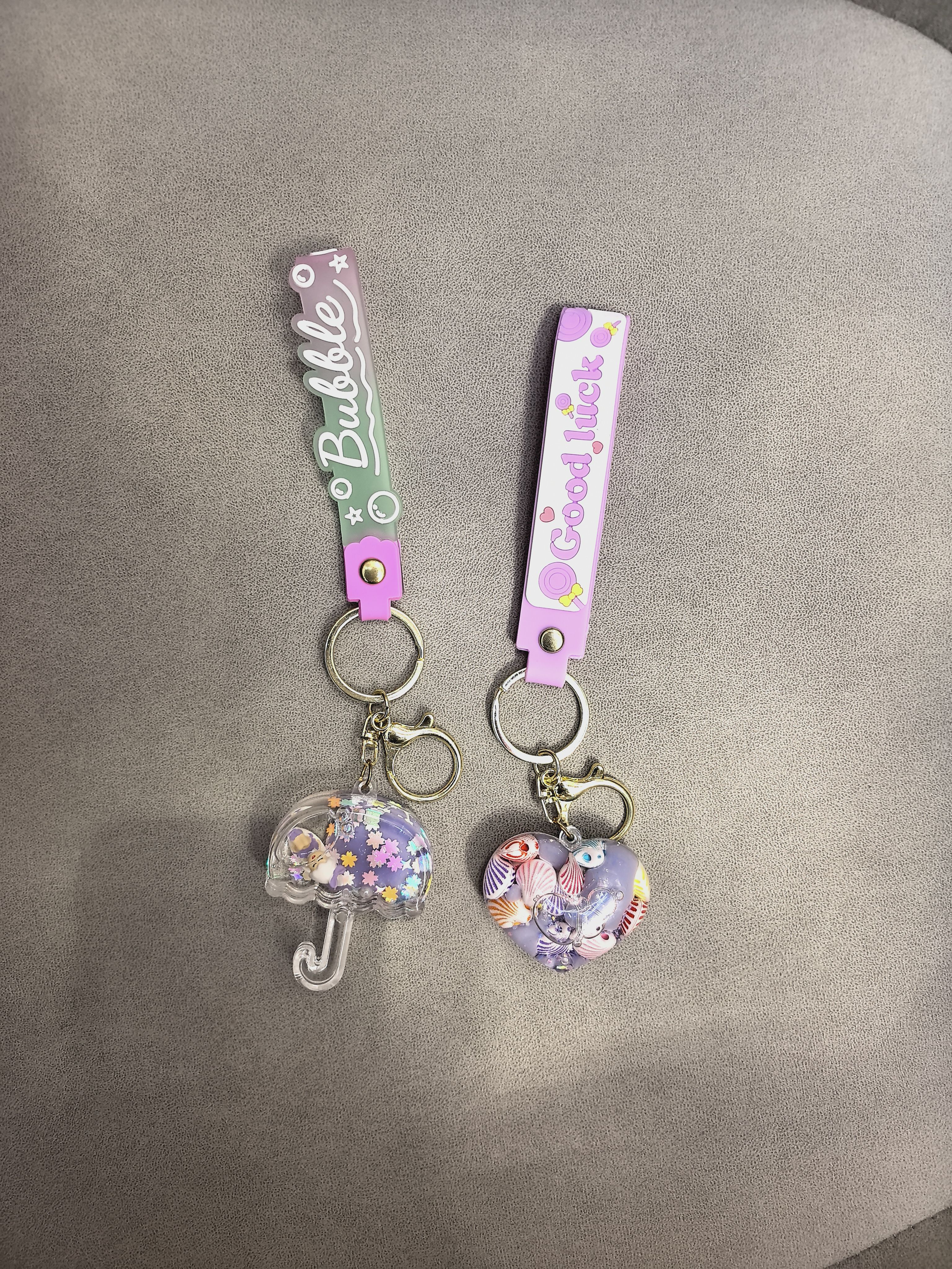 非常好看的网红钥匙扣，有流沙的，有音符的，贝壳的，公主的。