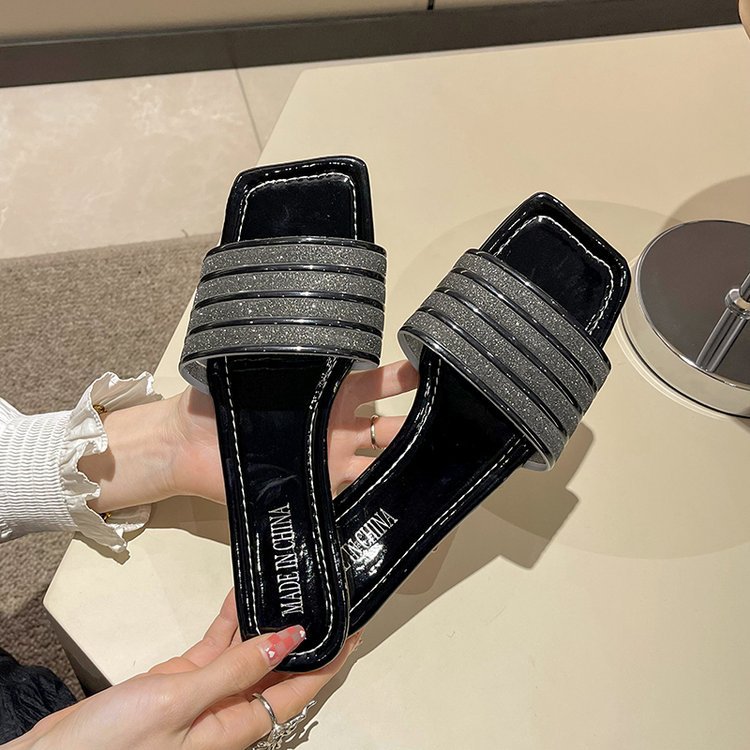 One-piece flat slippers, casual and versatile women's beach cool slippers, large-sized women's cross-border slippers for export, new summer style details Picture