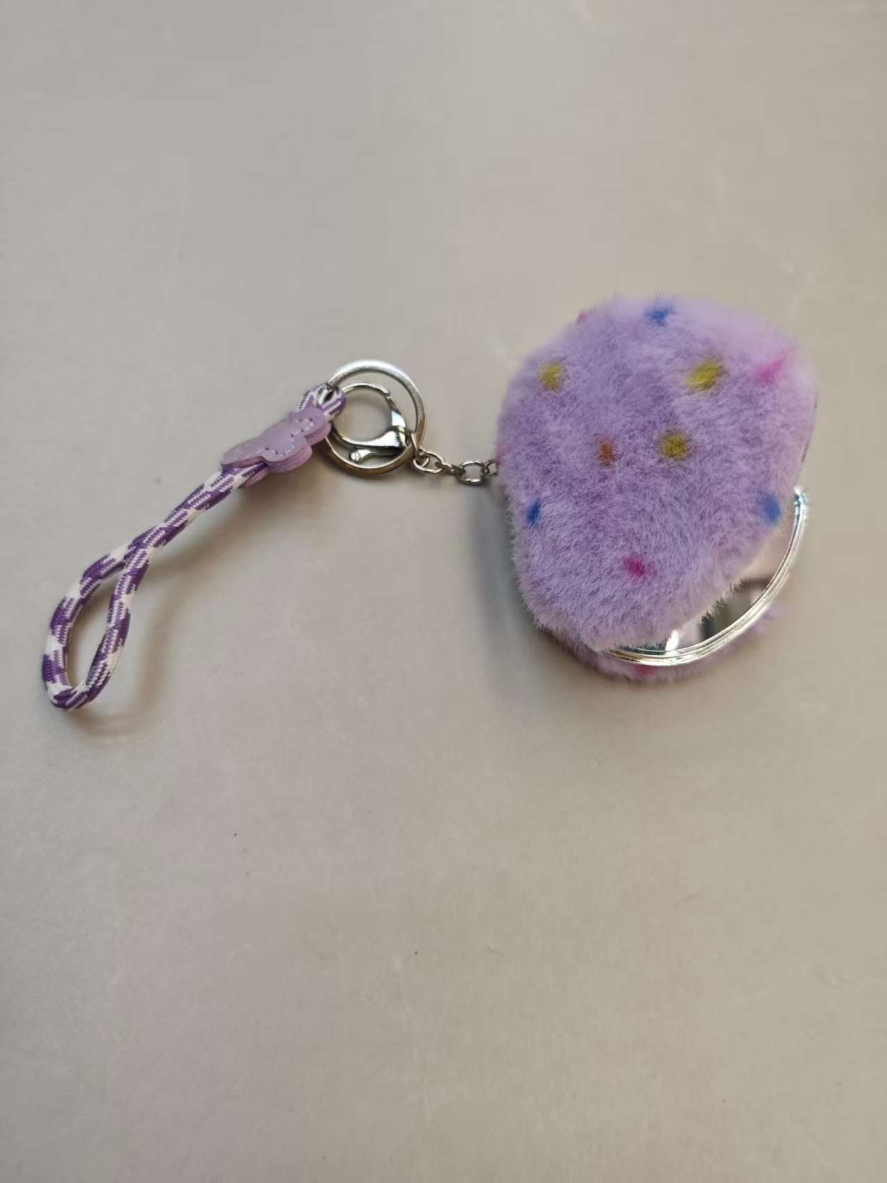 化妆镜/镜子/镜子化妆镜/镜子毛绒/化妆镜镜子白底实物图