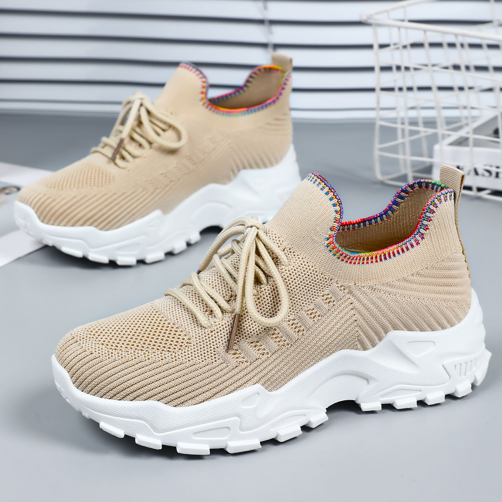 Women's shoes, versatile autumn new breathable mesh shoes, cross-border consignment, thick-soled height-increasing shoes, comfortable and casual single shoes details Picture