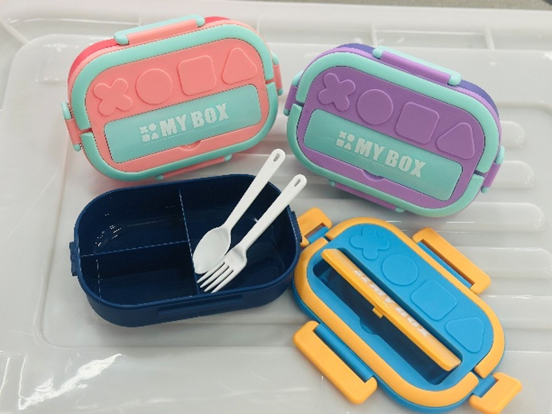 几何按键造型儿童分格饭盒 食品级便携密封便当盒 学生带饭餐盒 自带勺叉可爱辅食盒详情2