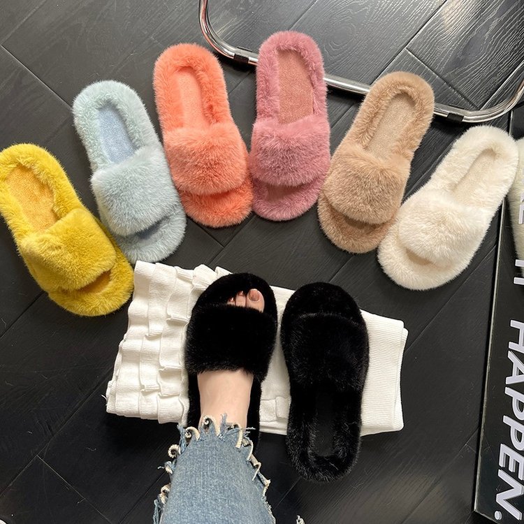 New Korean-style plush slippers for women in autumn and winter 2025, trendy thick-soled casual, fluffy one-shoulder slippers for women full figure